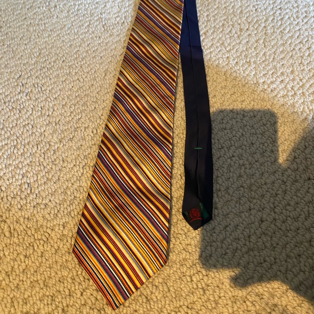 Tommy Hilfiger tie